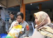 Polresta Cirebon Gelar Gerakan Pangan Murah di Desa Gintung Ranjeng