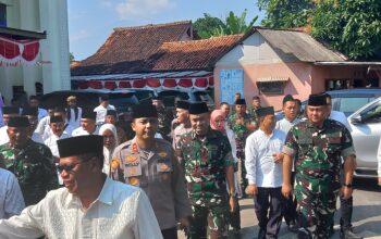 Dandim Majalengka Bersama Rombongan Gelar Ziarah ke Makam Pahlawan Nasional KH Abdul Chalim