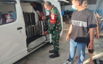 Anggota Koramil Kertajati Bantu Distribusi Makan Bergizi untuk 3.661 Siswa di Majalengka