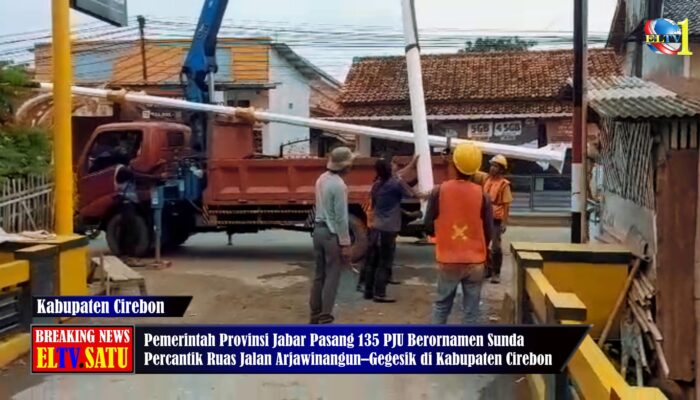 135 PJU Berornamen Budaya Sunda Terpasang di Ruas Jalan Arjawinangun–Gegesik, Kabupaten Cirebon