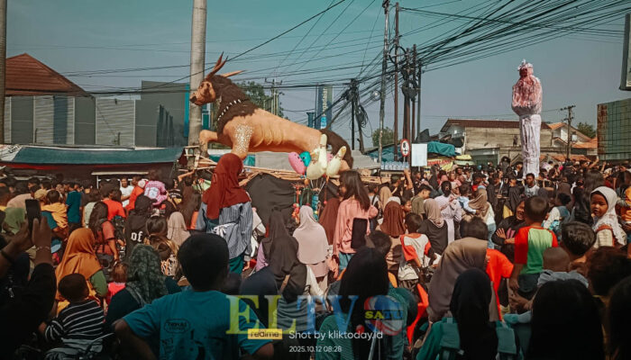 Arak-Arakan Ngunjung Buyut Meriahkan Kasugengan Kidul