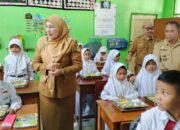 Launching SPPG MI Al Ihya Cihaur, Wabup Kuningan: Anak-Anak Harus Dapat Makanan Terbaik