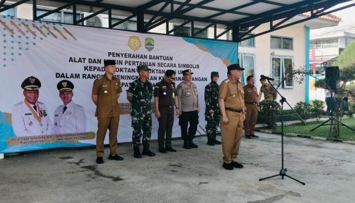 Sambut Kemarau Panjang 2026, Bupati Eman Suherman dan Kasdim 0617 Serahkan 69 Alsintan ke Petani Majalengka
