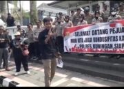 Berani Tidak Pejabat Kuningan Sampaikan Aspirasi Jurnalis ke Presiden?” Tantangan Ncu Firmansyah Menggema dalam Aksi ‘Jurnalis Bukan Londo Ireng’