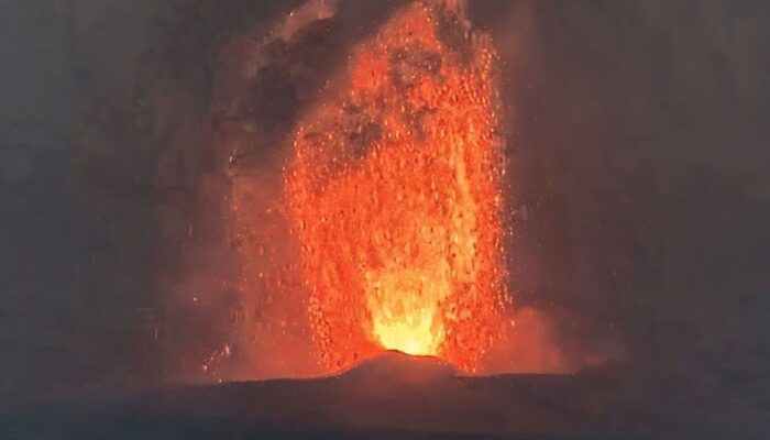Abu Vulkanik Anak Krakatau Meluas, Lampung hingga Sebagian Jakarta Terdampak