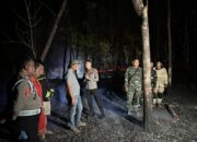 Pastikan Tak Ada Sisa Bara, Kapolres Indramayu Tinjau Langsung Lokasi Kebakaran di Wilayah Kecamatan Kroya