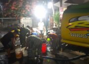 Krisis Air Bersih di Ciborelang, TNI Turun Tangan Langsung Gendong Bantuan untuk Warga Majalengka