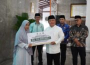 BAZNAS Kuningan Salurkan Rp617 Juta, 1.544 Guru Ngaji dan Takmir Masjid Terima Bantuan