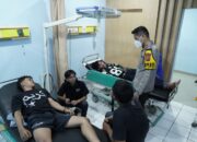 Jenguk Dua Mahasiswa, Kapolres Indramayu Pastikan Penanganan Medis Berjalan Baik